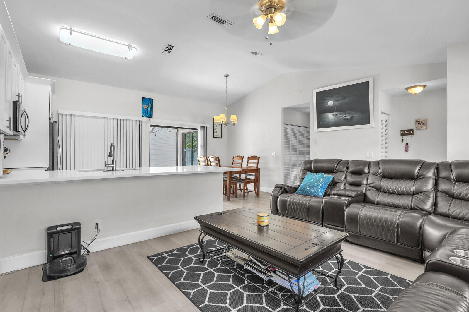 118 Sherwood Circle 8a