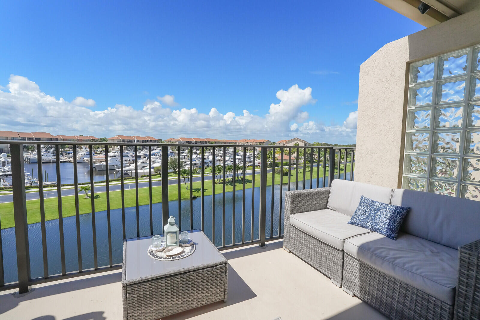 801 Seafarer Circle 505