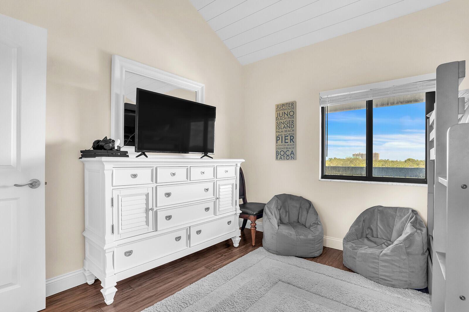 801 Seafarer Circle 505