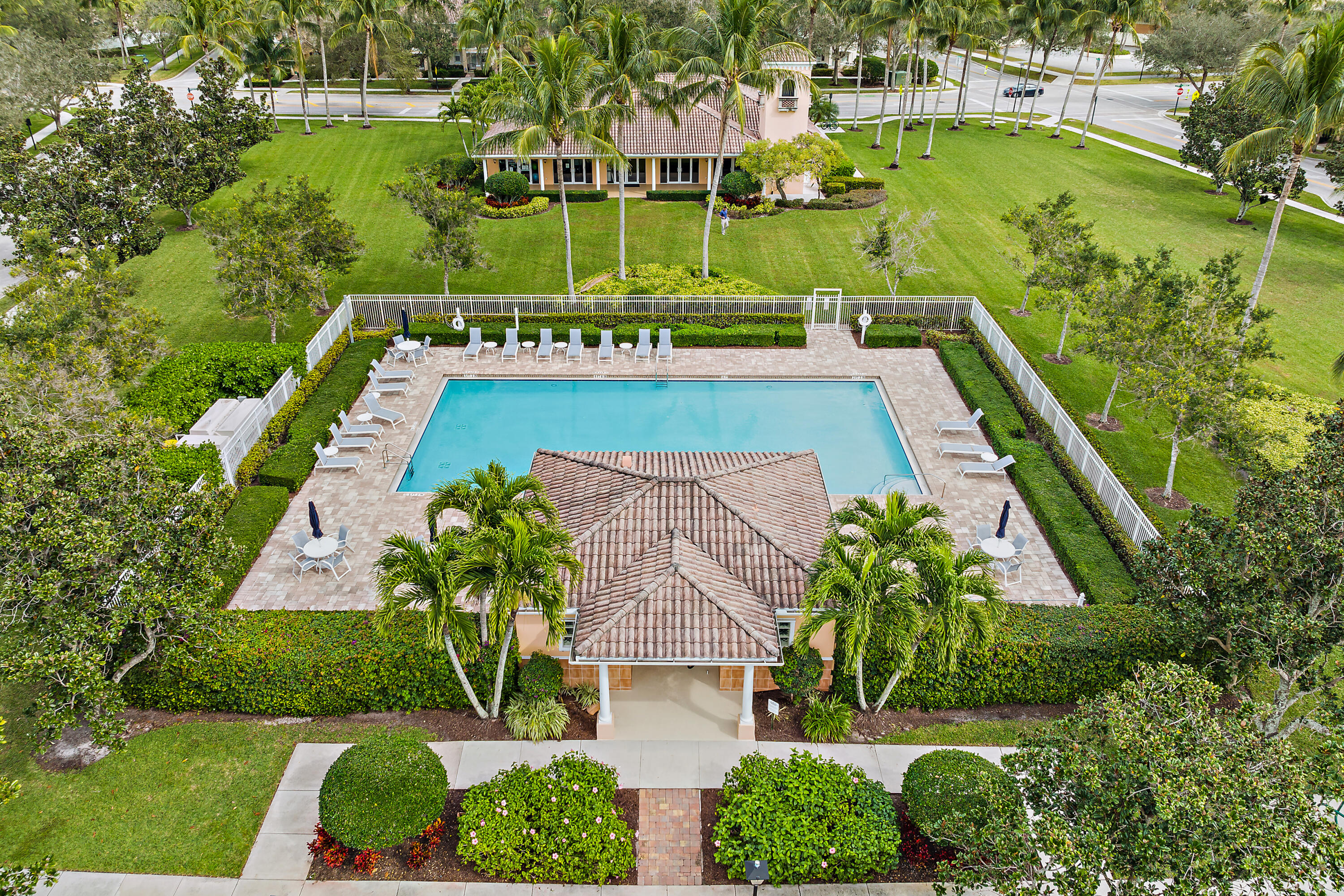 4050 Parkside Drive