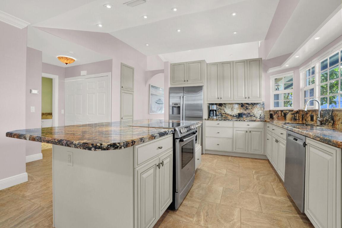 622 Ocean Dunes Circle