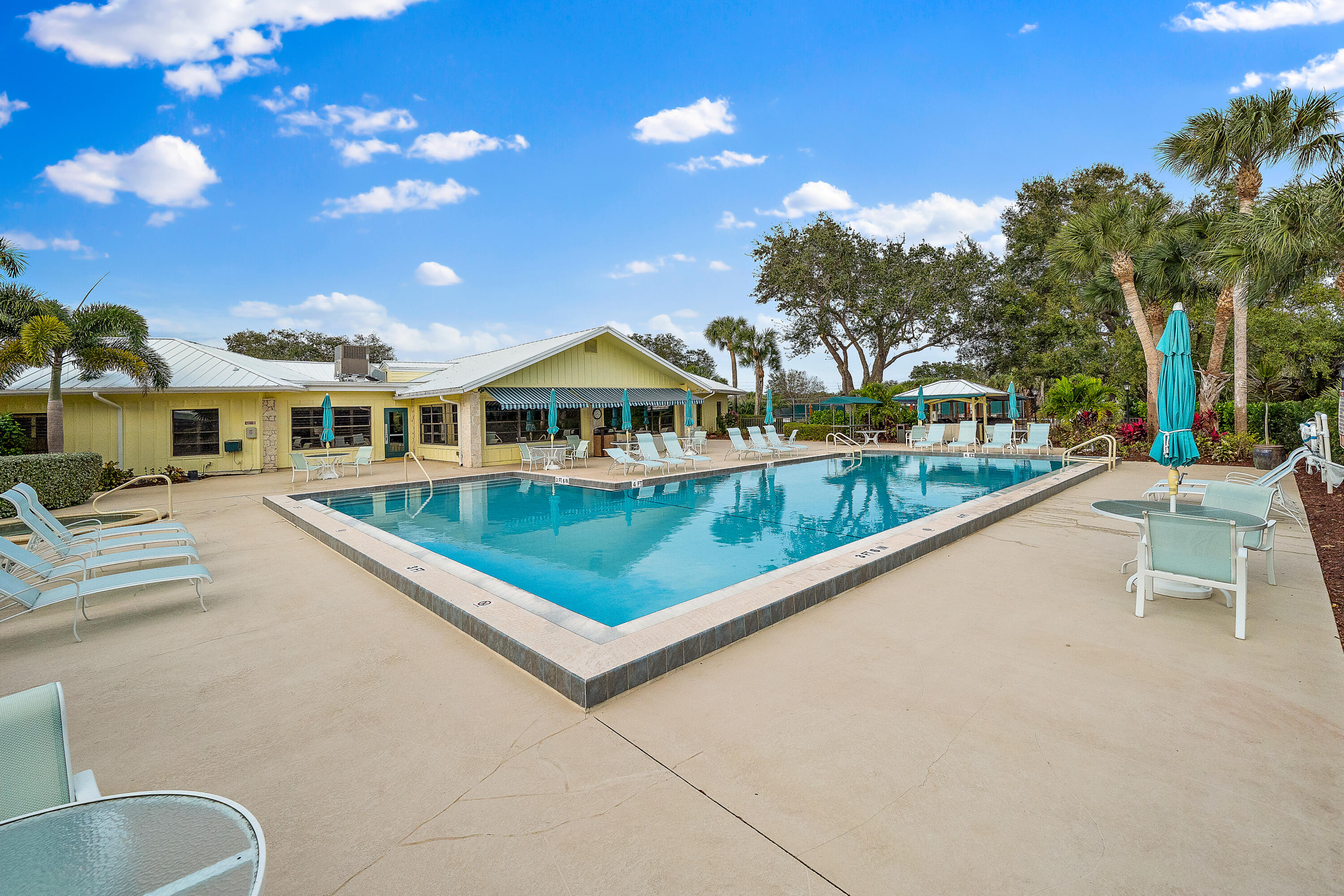 12921 SE Crooked Stick Lane