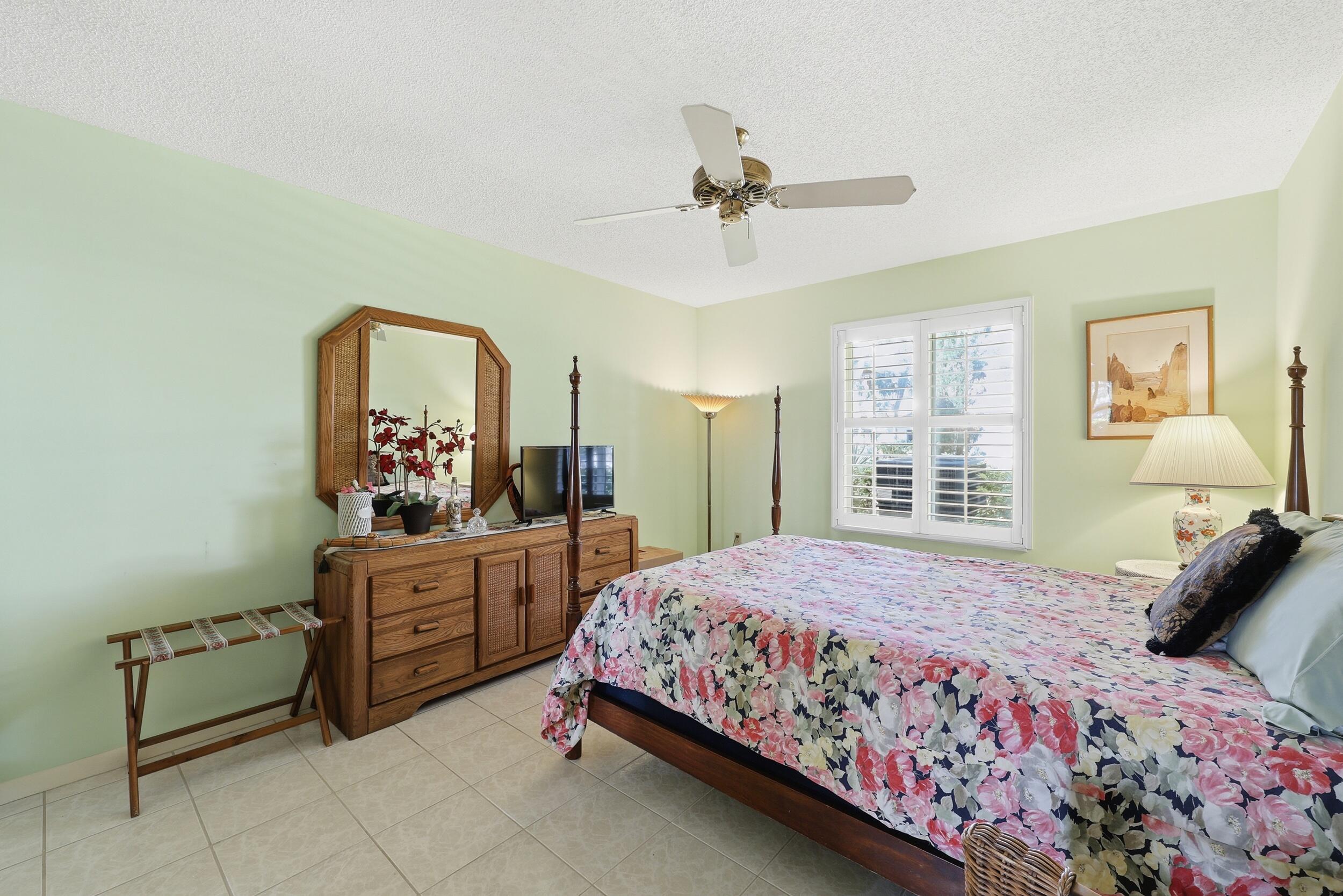 117 Sea Steppes Court