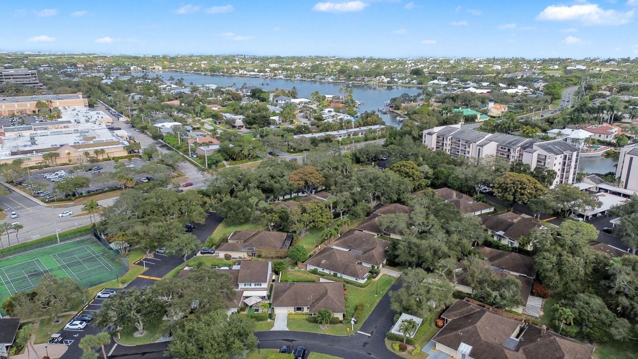 11354 Briarwood W/ 50ft Slip Place