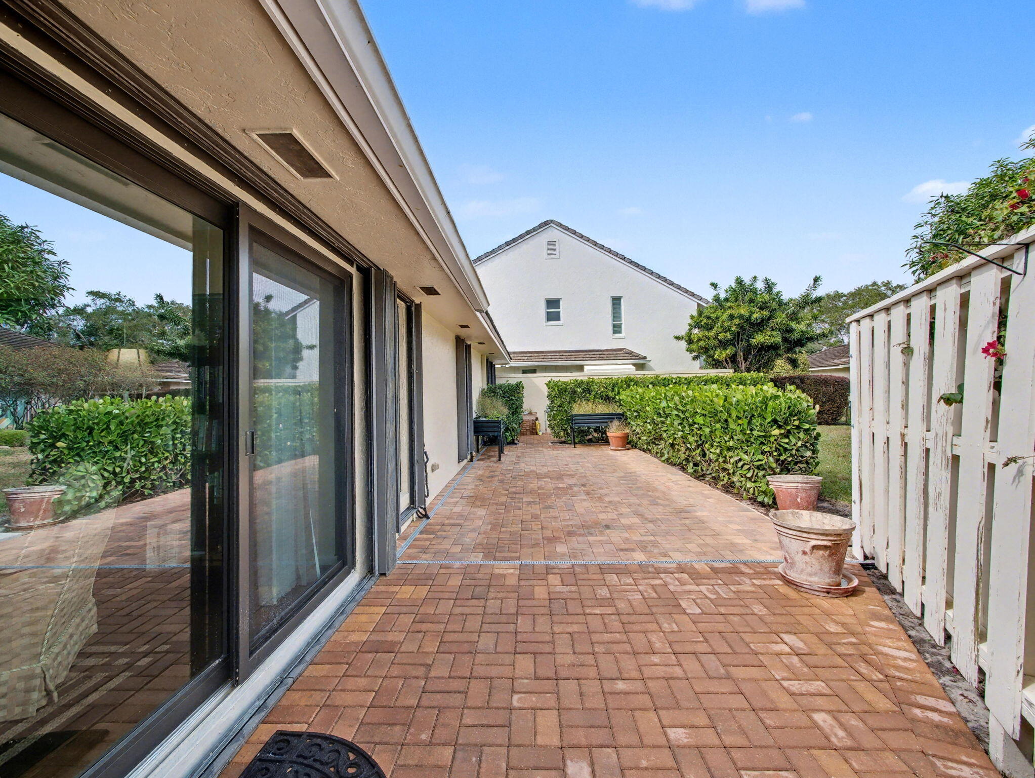 11354 Briarwood W/ 50ft Slip Place