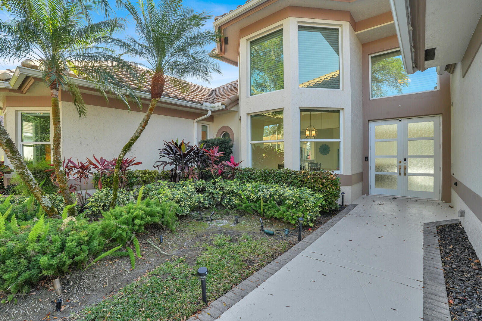 142 Corinthian Circle