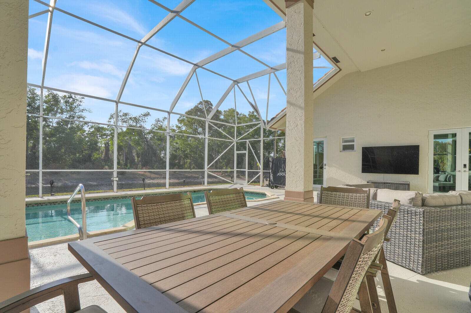 142 Corinthian Circle