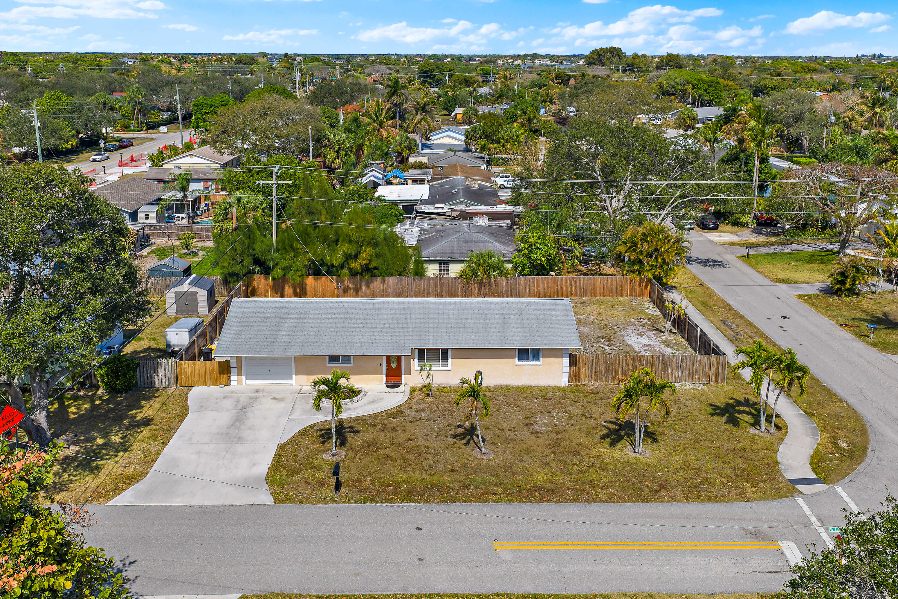 815 W Laird Drive