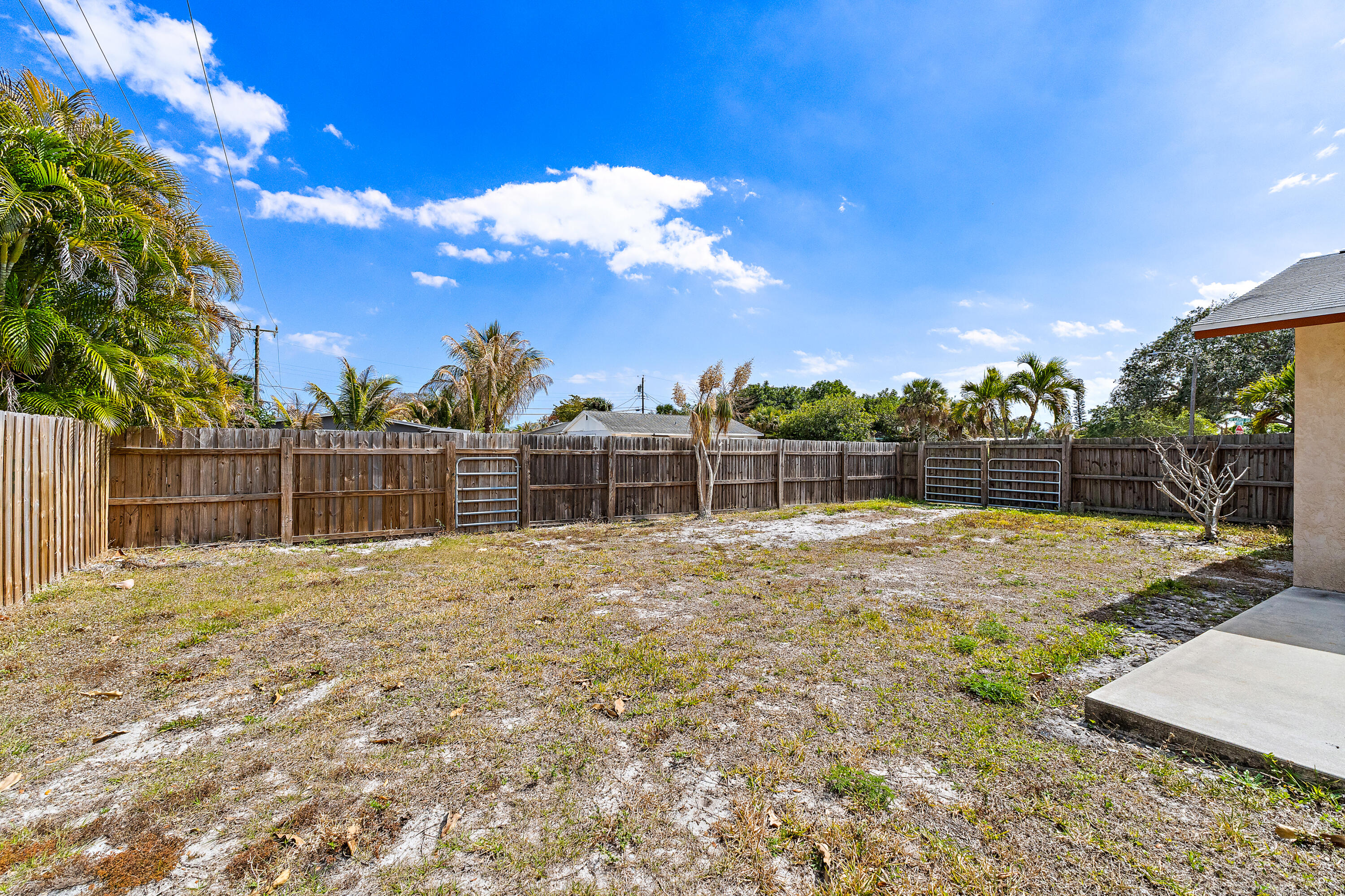 815 W Laird Drive