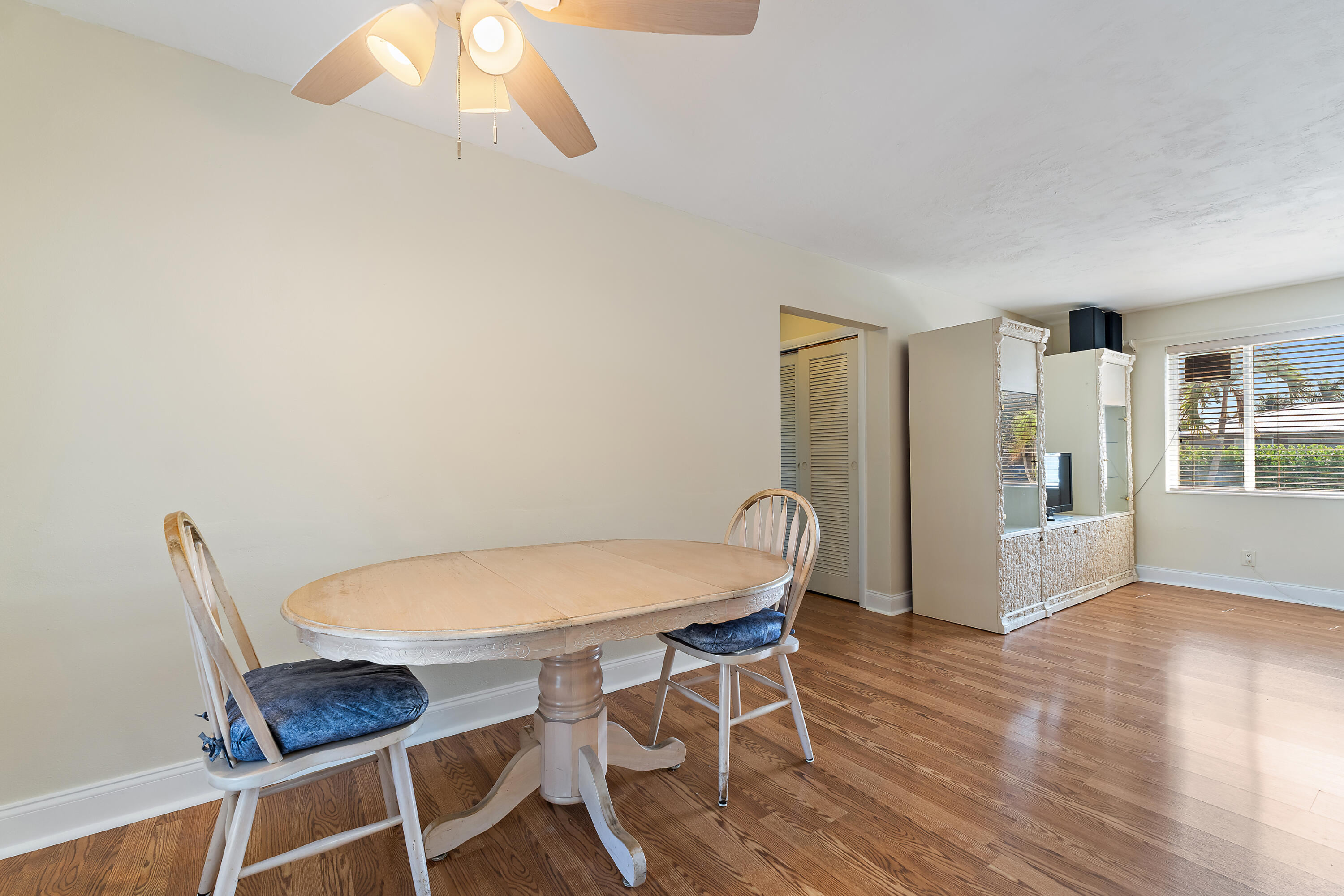 815 W Laird Drive