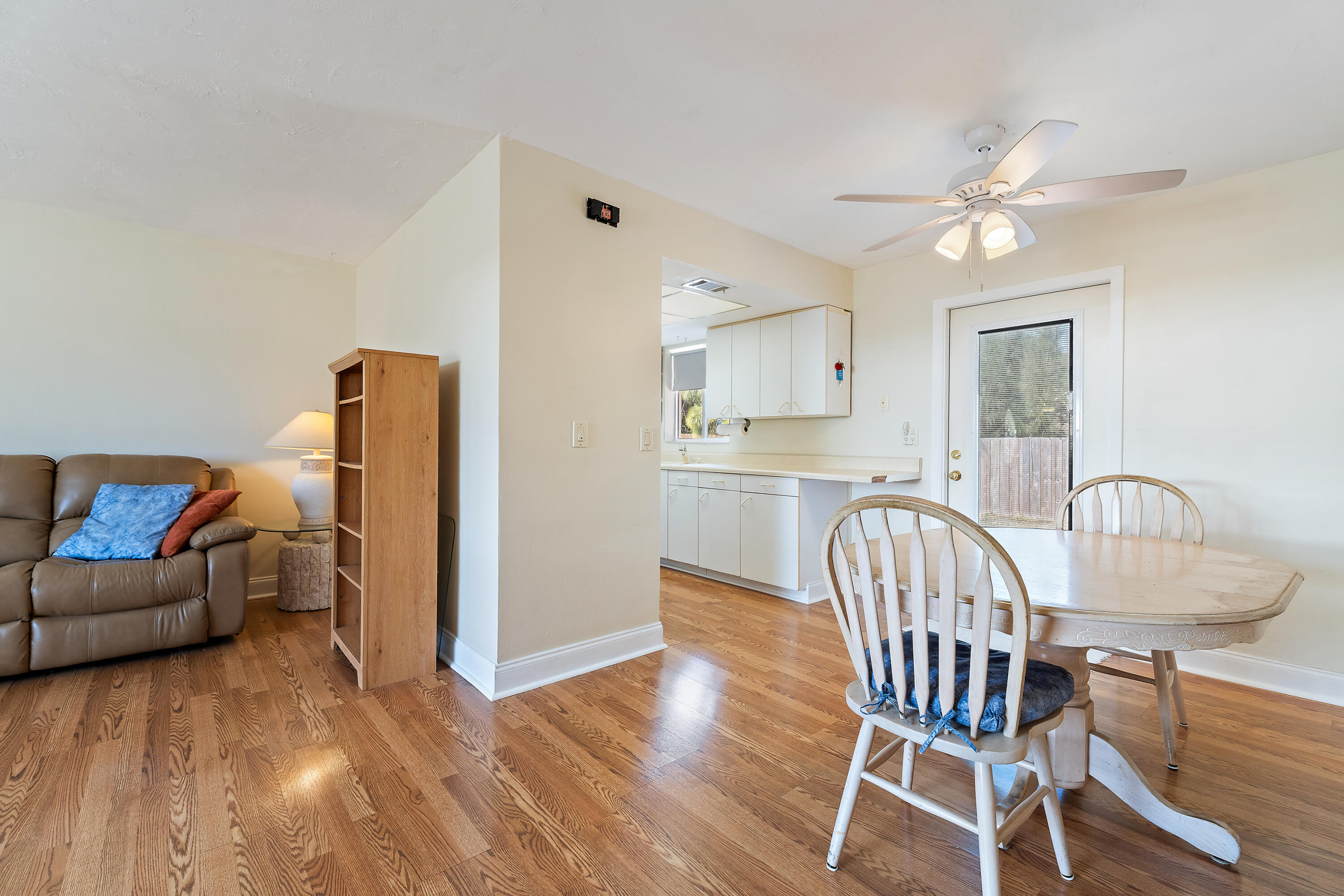 815 W Laird Drive