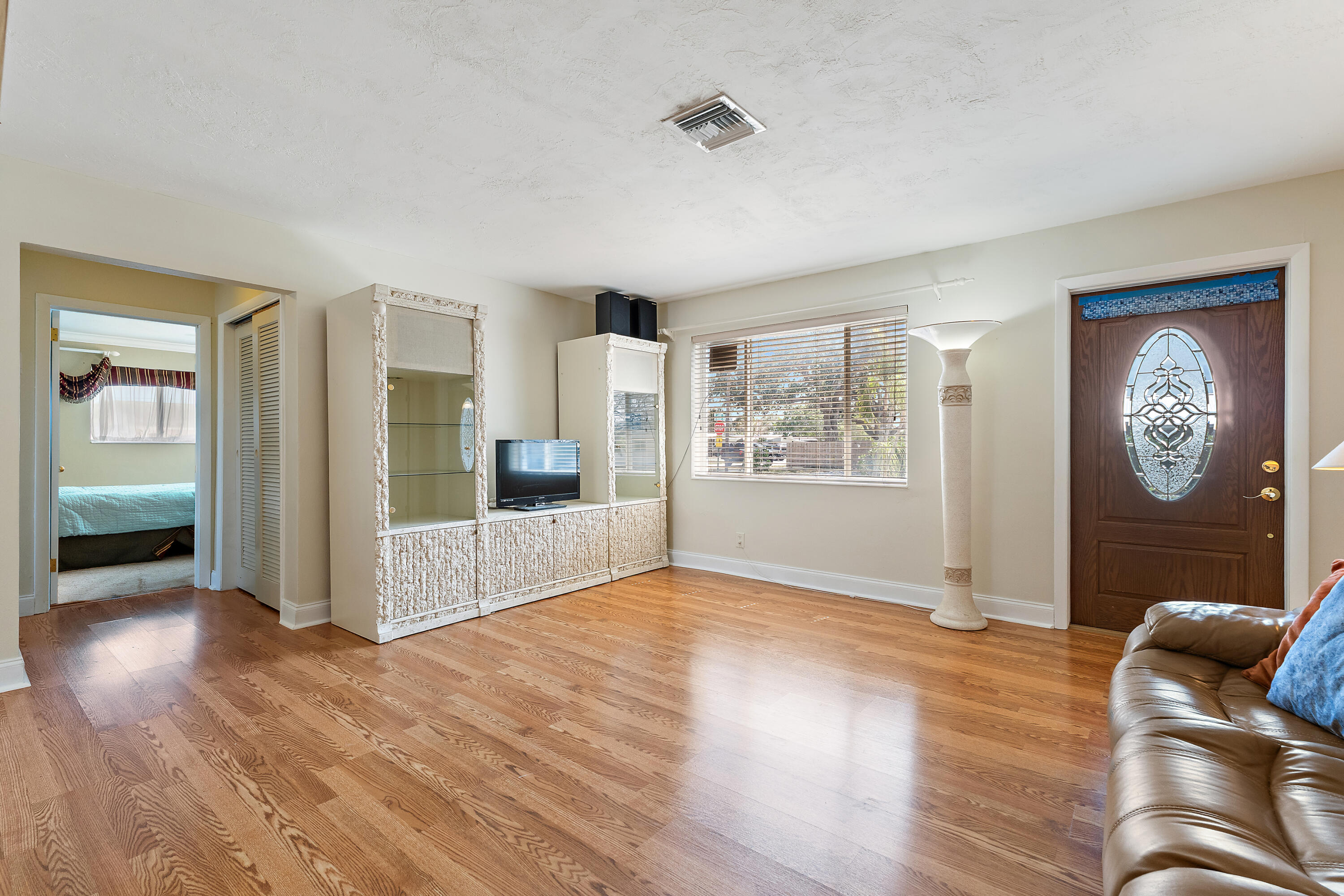 815 W Laird Drive