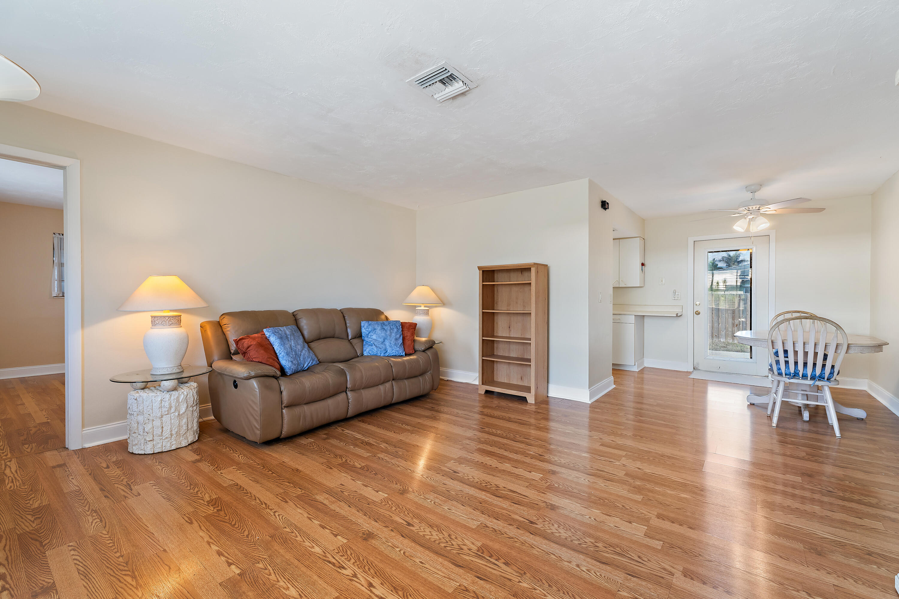 815 W Laird Drive