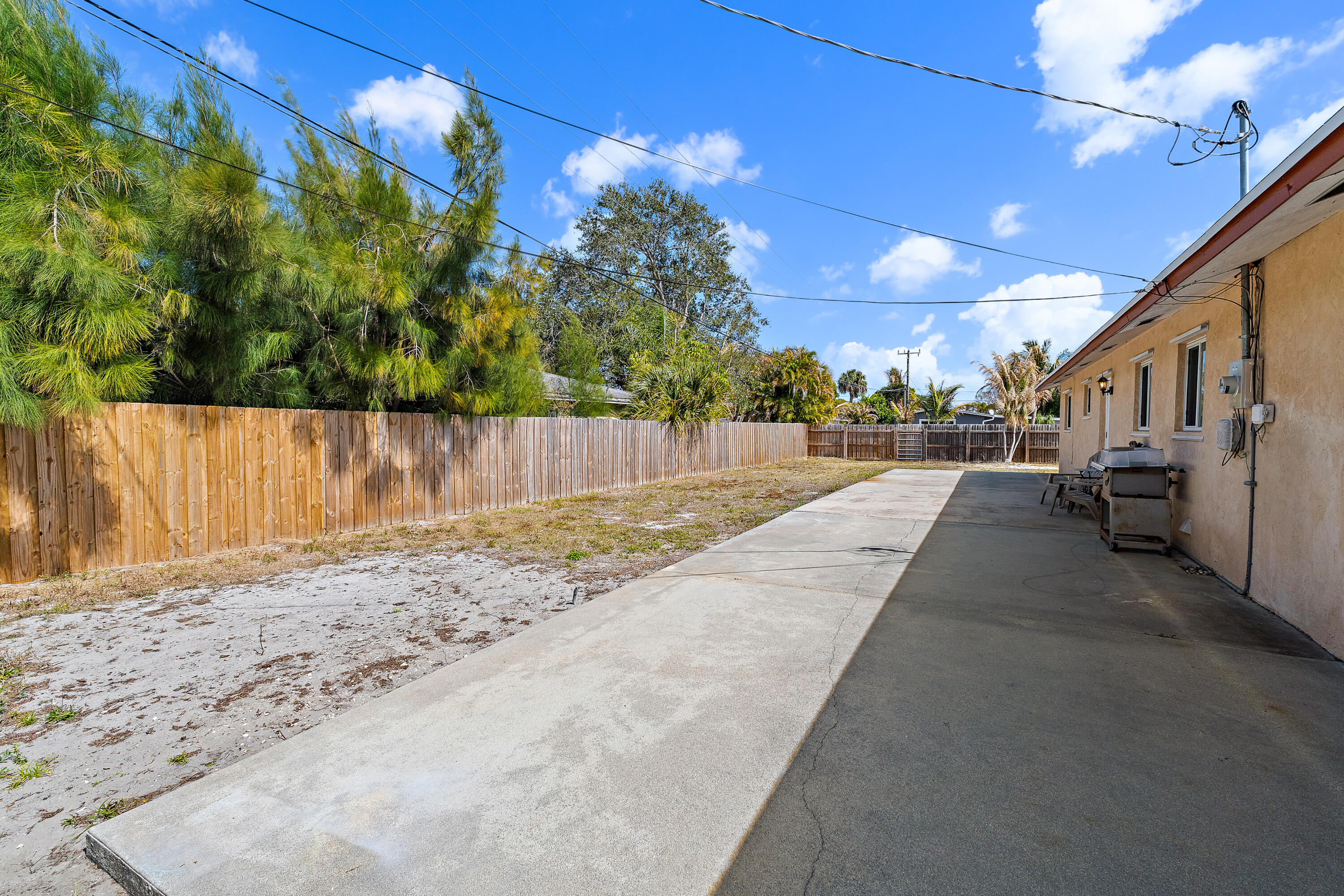 815 W Laird Drive