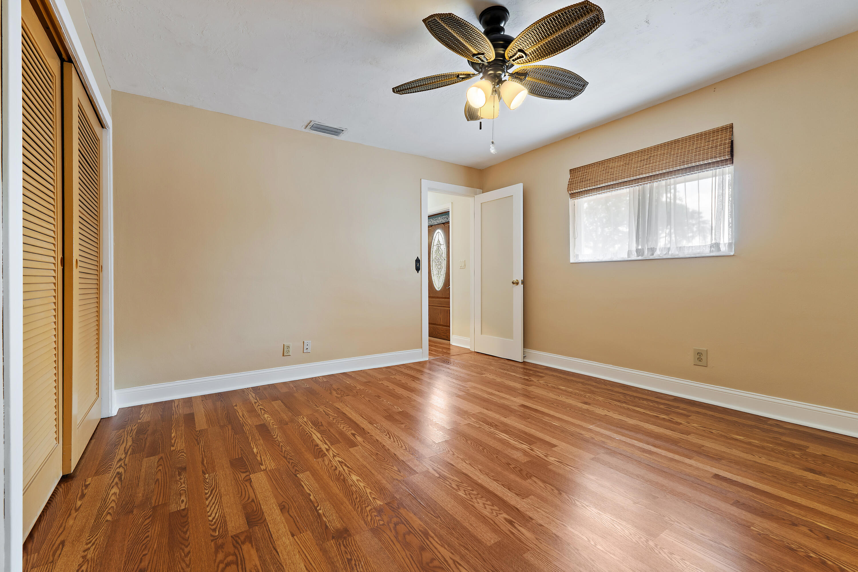 815 W Laird Drive