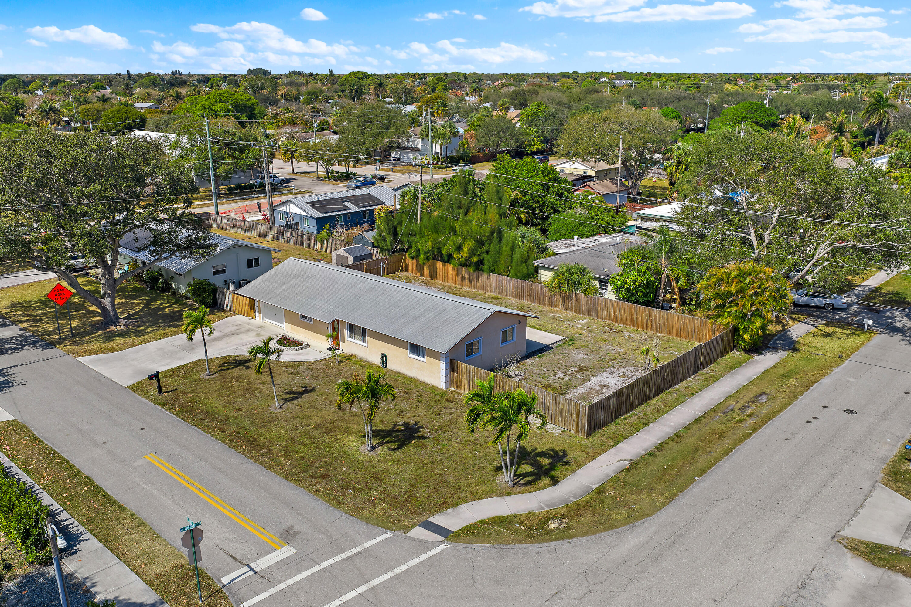 815 W Laird Drive