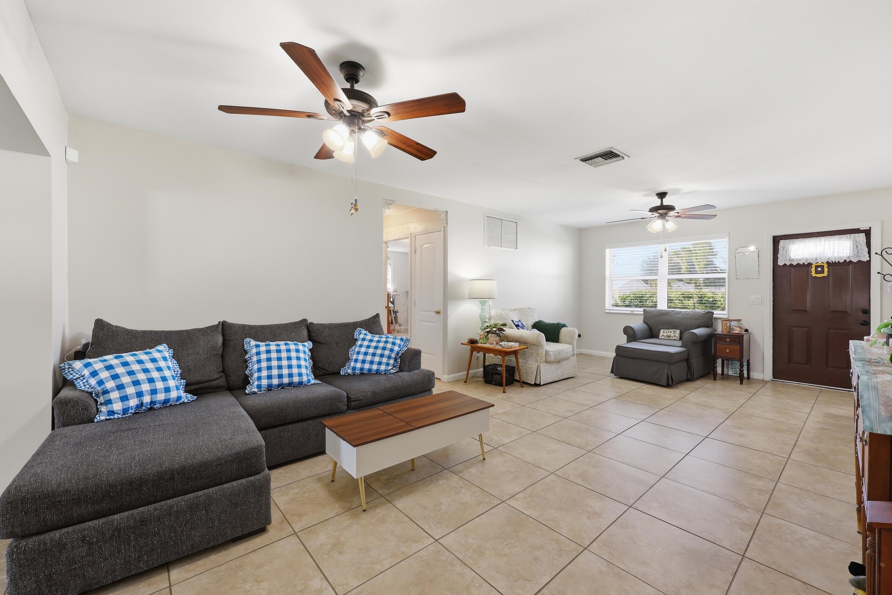 305 Circle E