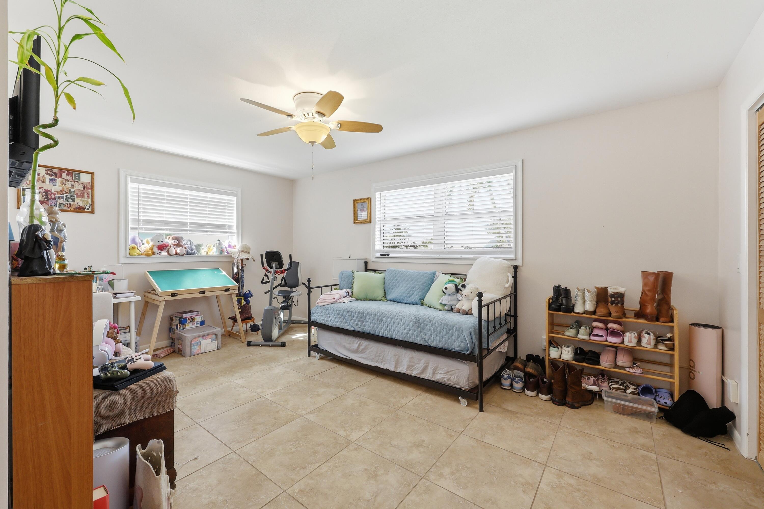 305 Circle E
