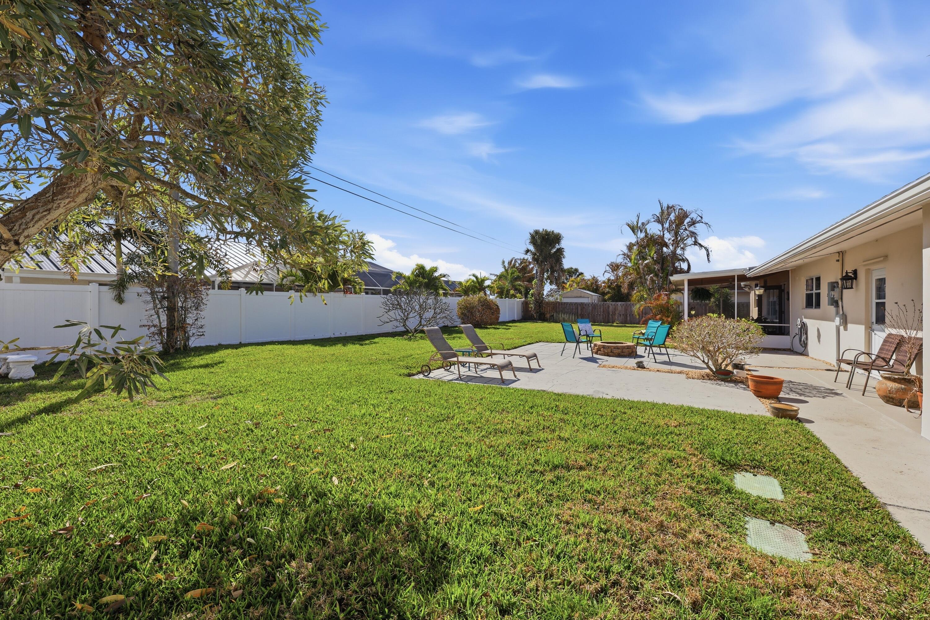 305 Circle E