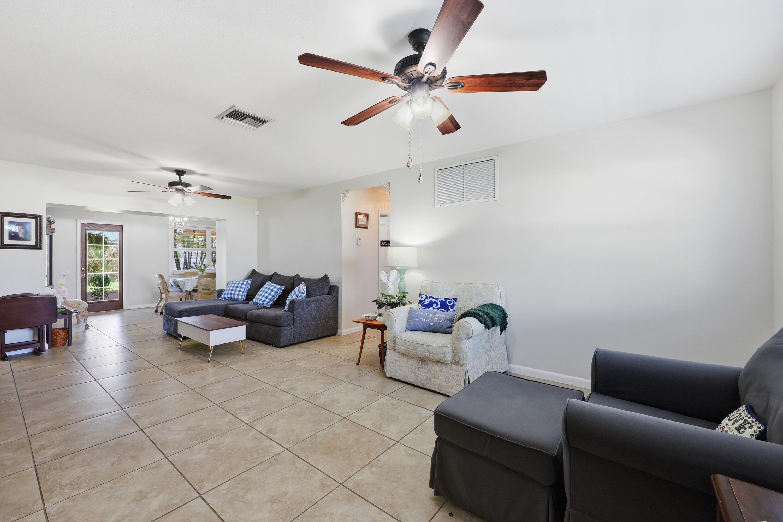 305 Circle E