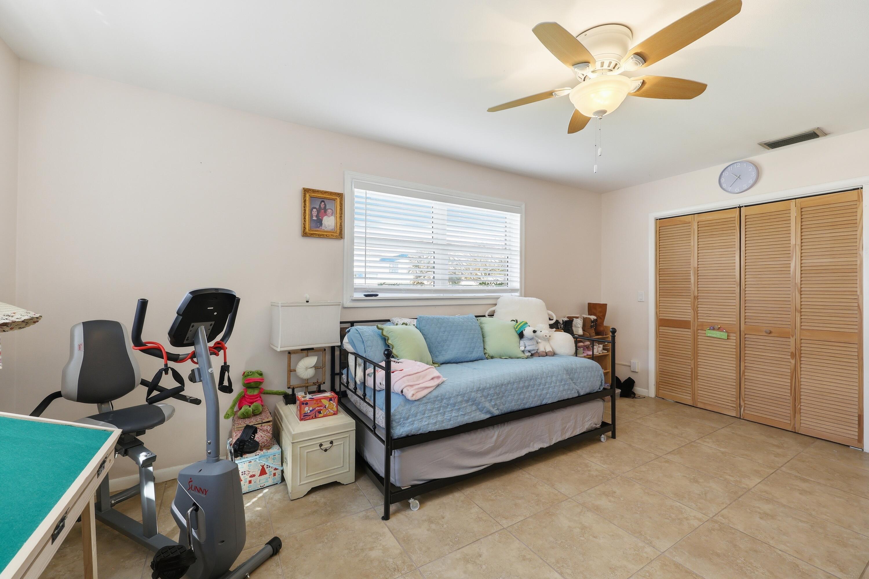 305 Circle E
