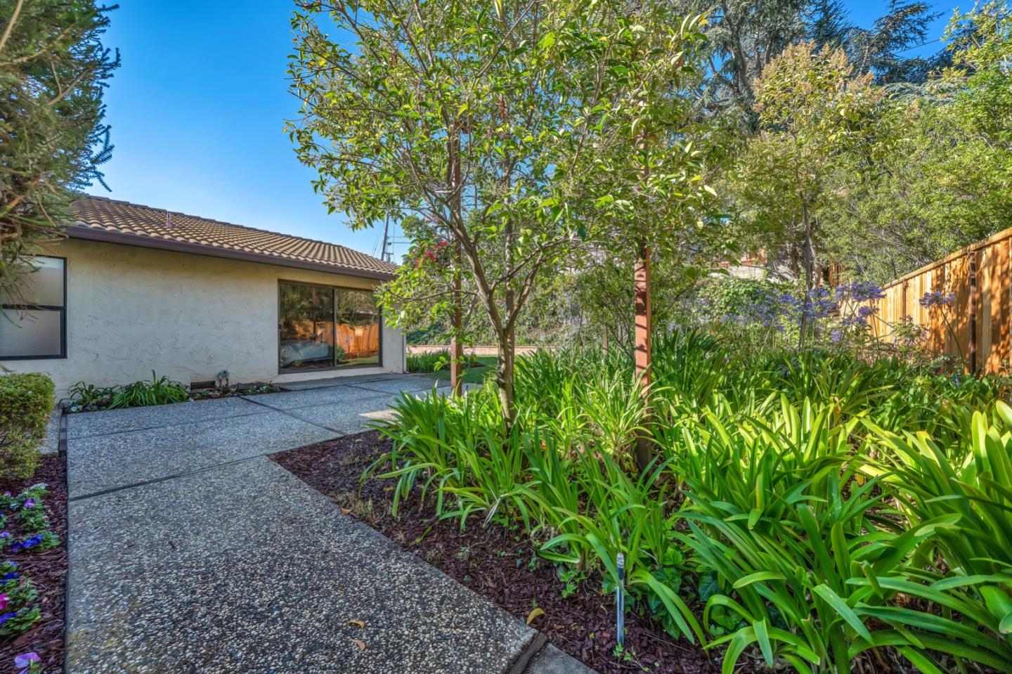 10317 Vista Knoll Boulevard
