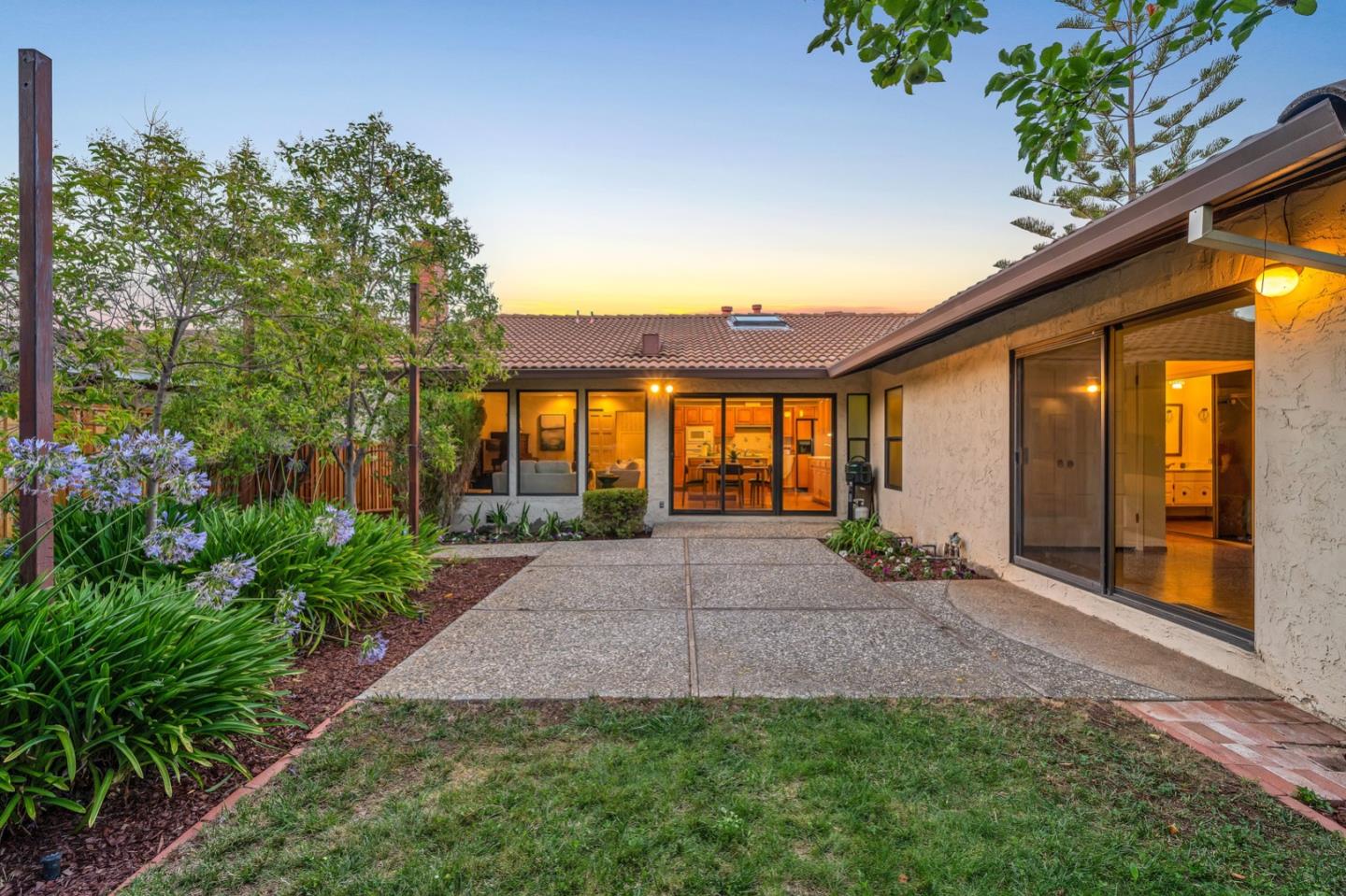 10317 Vista Knoll Boulevard