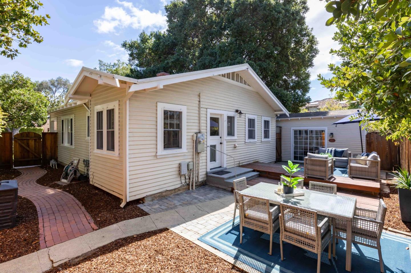 671 Kingsley Avenue