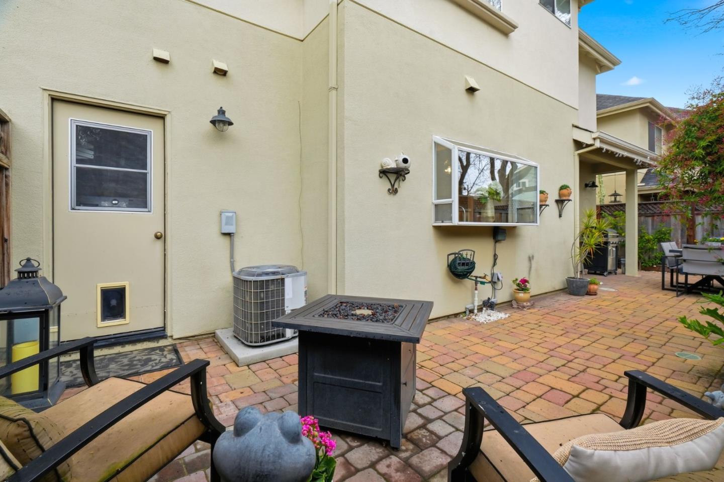 1526 Redding Park Lane