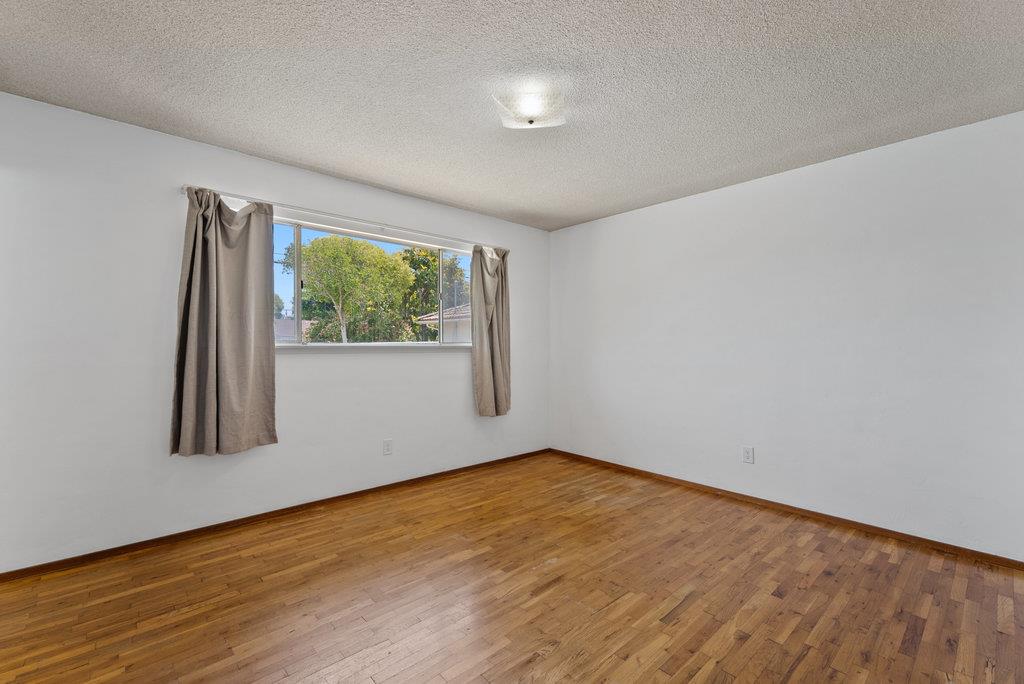 2107 Chanticleer Avenue