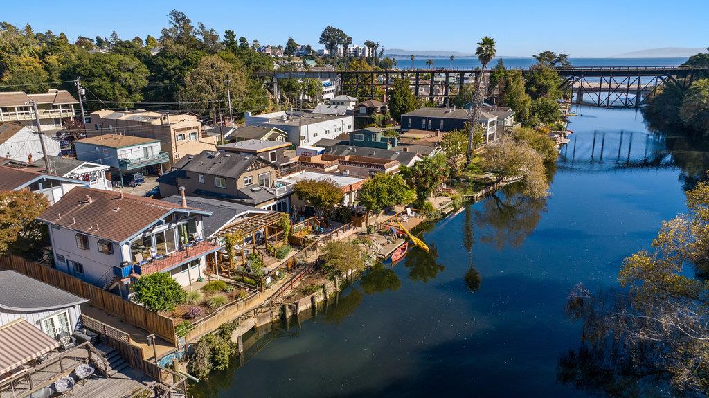 425 Riverview Avenue