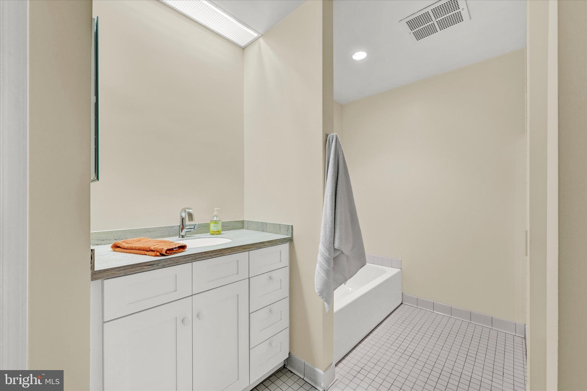 203 Brightwood Club Dr #203