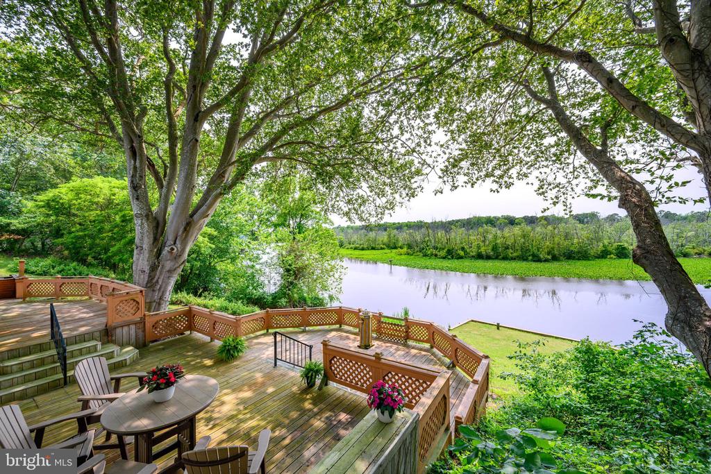 25292 Sandy Point Rd