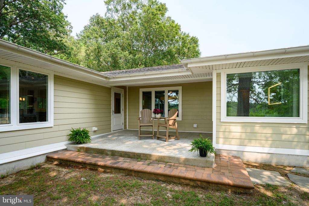 25292 Sandy Point Rd