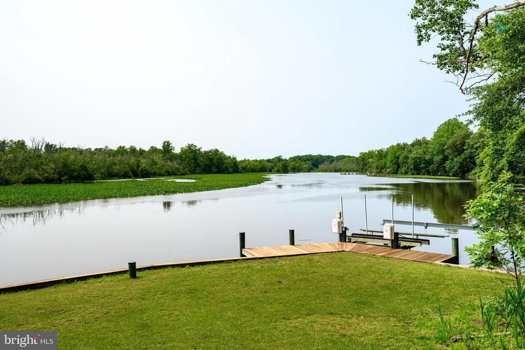 25292 Sandy Point Rd