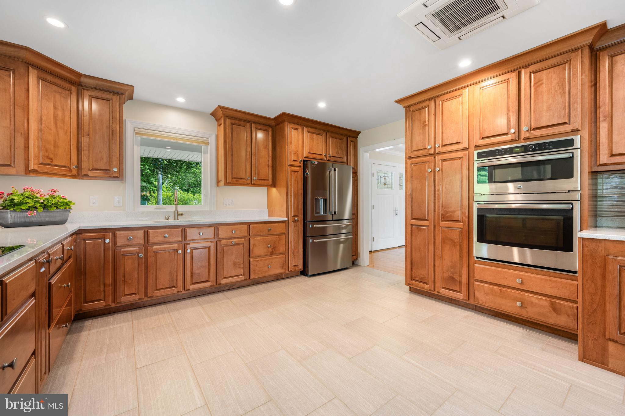 25292 Sandy Point Rd