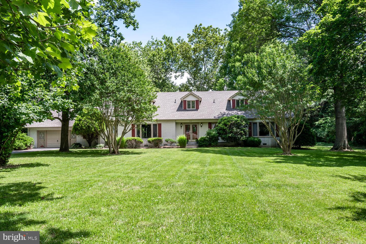 5533 Whitehall