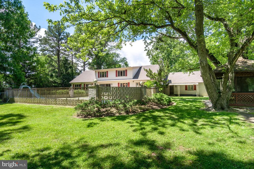 5533 Whitehall