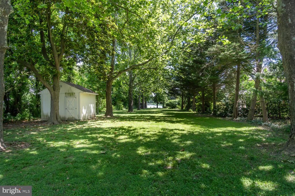 5533 Whitehall