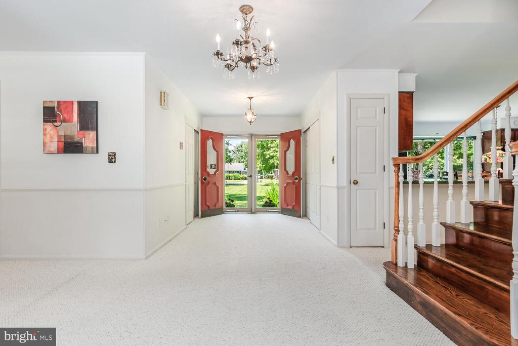 5533 Whitehall