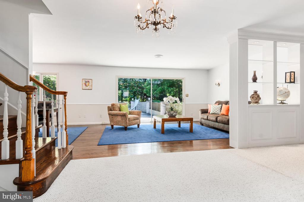 5533 Whitehall
