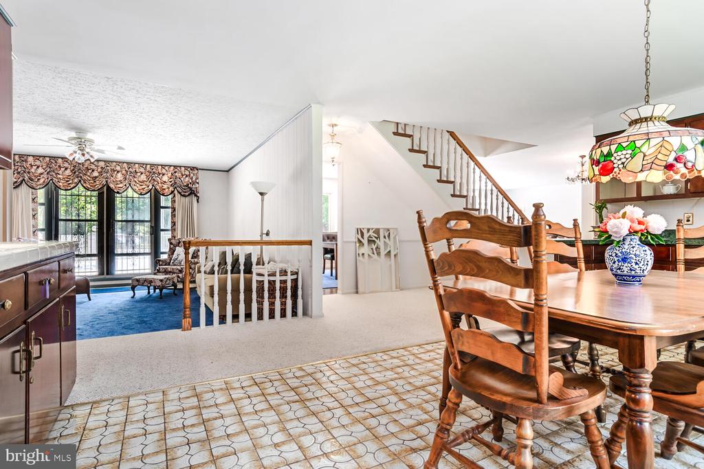 5533 Whitehall