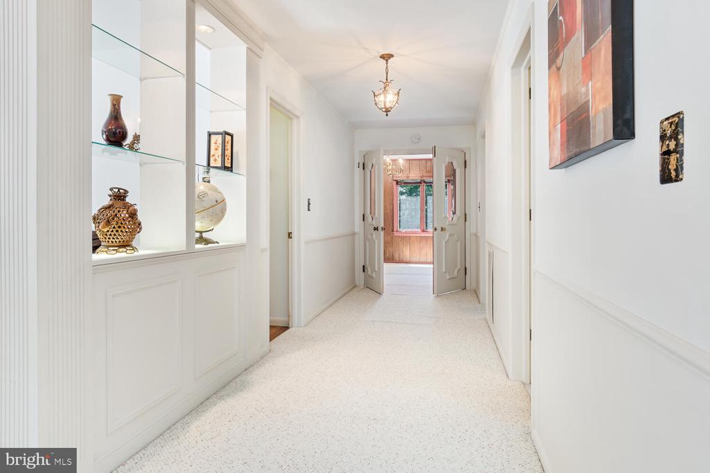5533 Whitehall