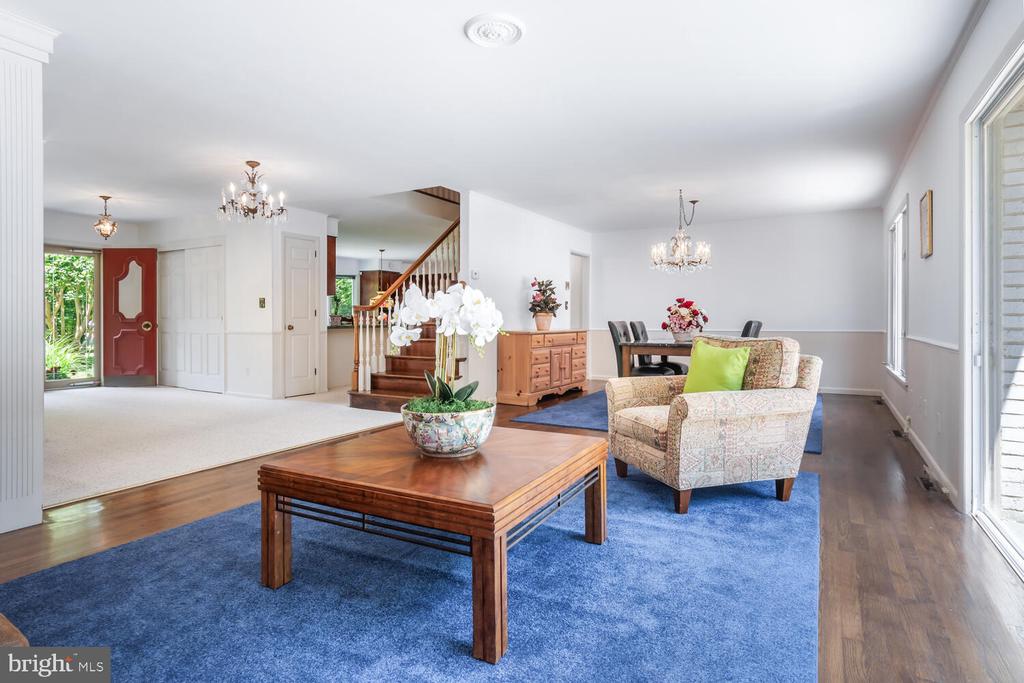 5533 Whitehall