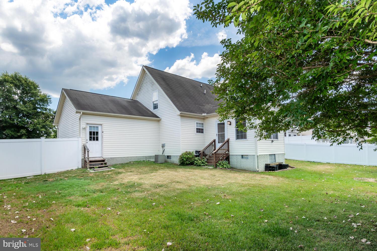 116 Teal Ln