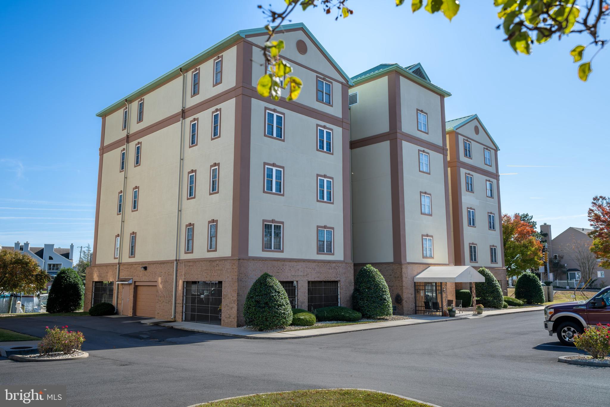 304 Academy St #302