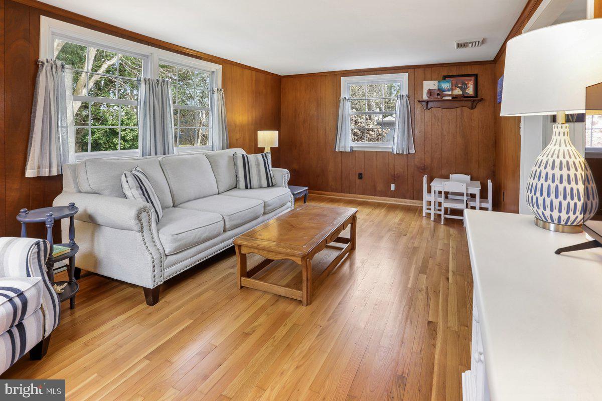 1205 HAMBROOKS BOULEVARD