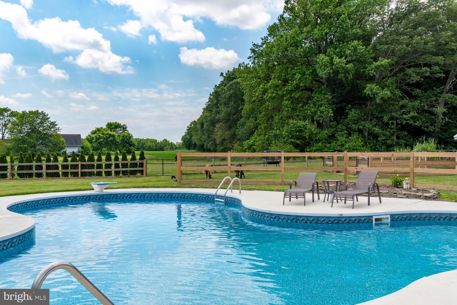 409 Laurens Way