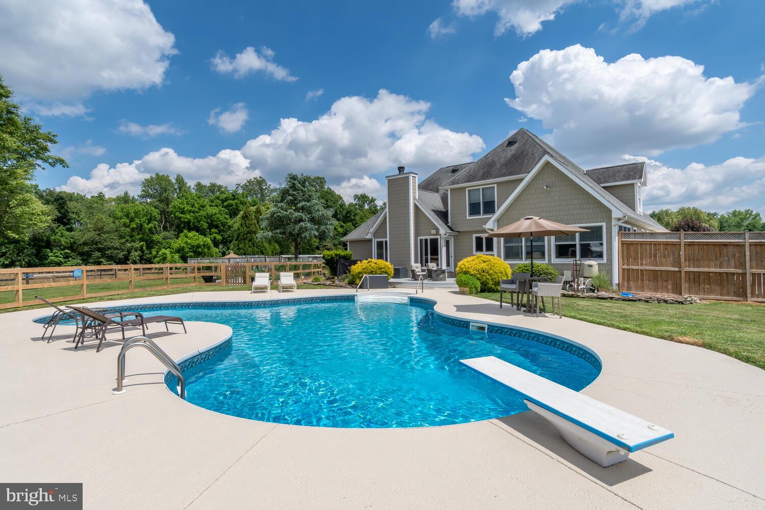 409 Laurens Way