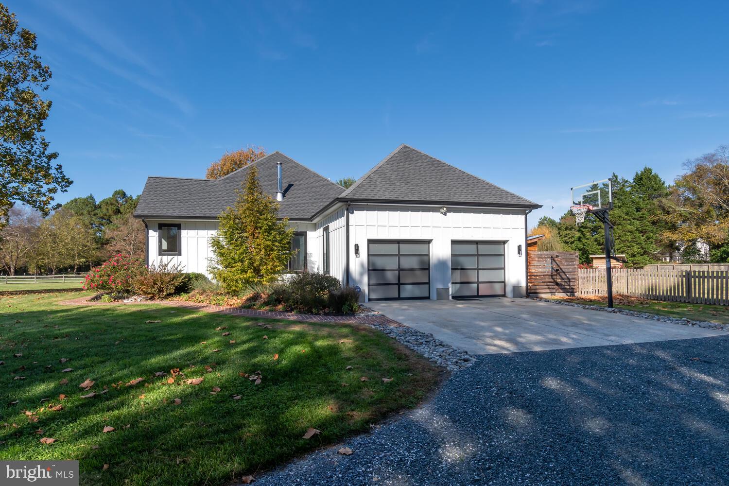 6211 Canterbury Dr